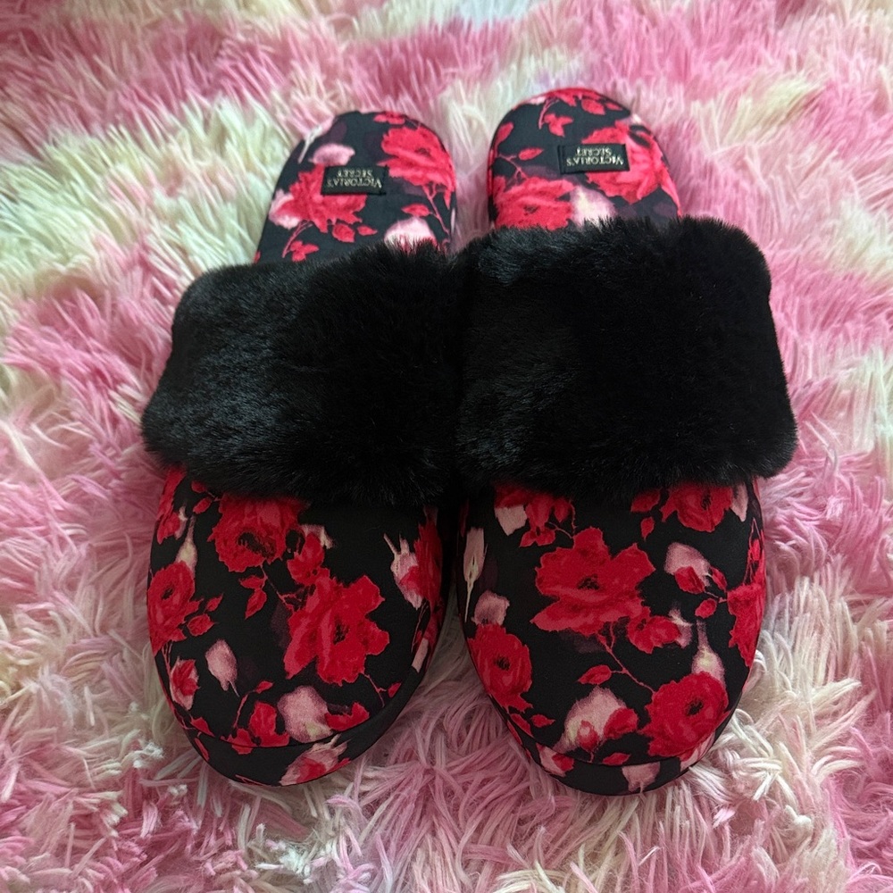 Victoria's Secret Red Floral and Black Fur Slippers ( size 7-8 )